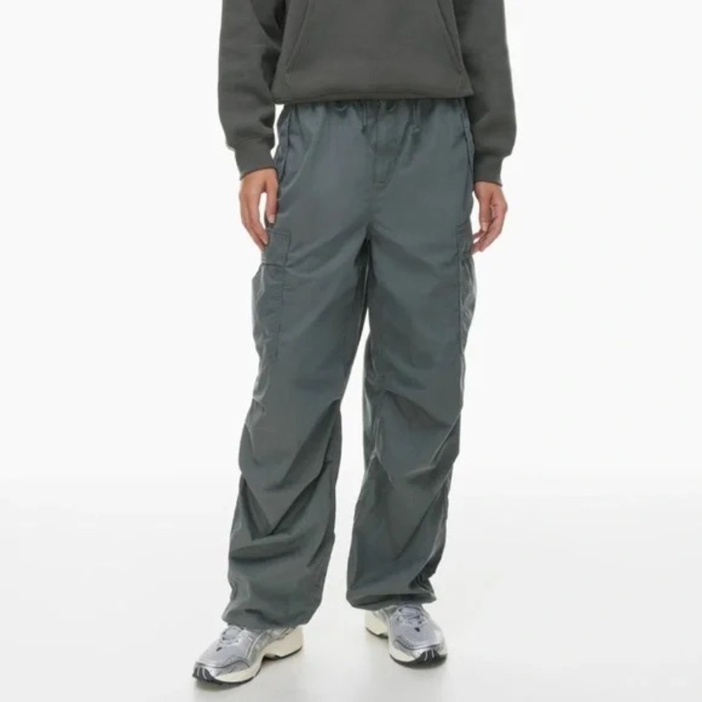 Aritzia Squad Pocket Parachute Pant XS